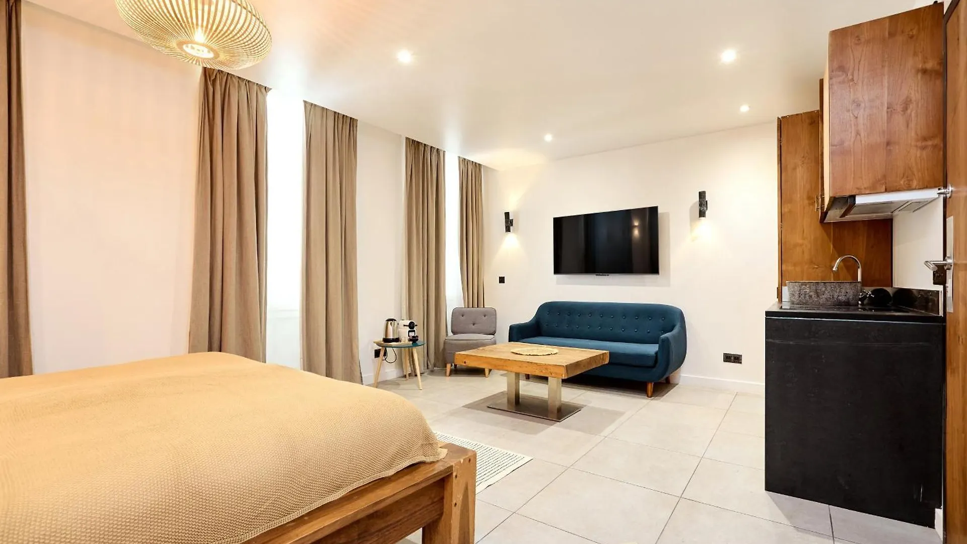 Appartamento Alma Apart Residence Cannes